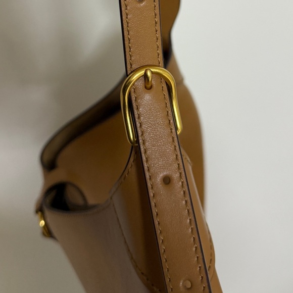 Polo Ralph Lauren
Polo Id Calfskin Large Shoulder Bag - Picture 11 of 13